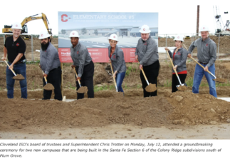 Chris Trotter Terrenos Houston Cleveland ISD